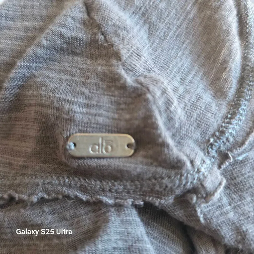 Alo womens Sz M gray tank top